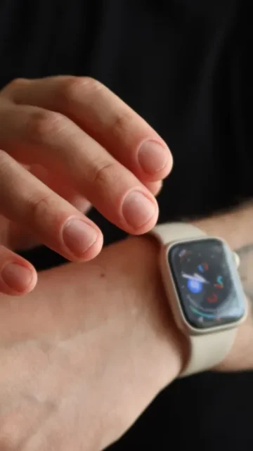 Мужской маникюр — результат с Apple Watch
